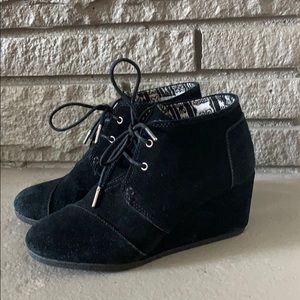 Toms black heeled booties